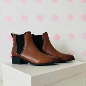 Steve Madden Brown Chelsea Boots (brand new)